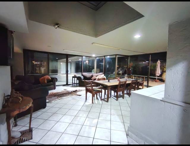 4 BEDROOM HOUSE FOR SALE IN SONNEVELD